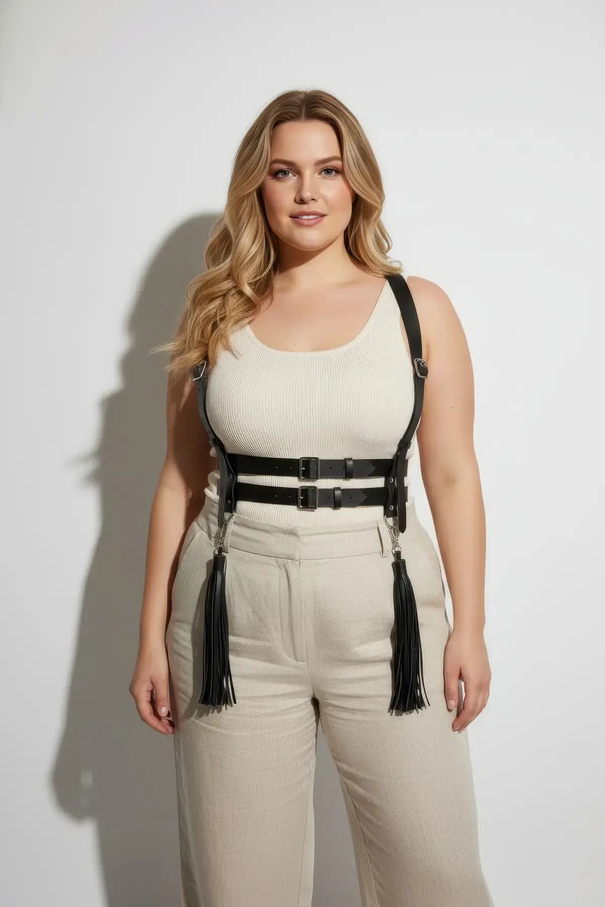 Büyük Beden Siyah Kadın Kemer Askılı Korse Tarzı Püskül Detaylı Deri Vücut Aksesuarı - APFT1393